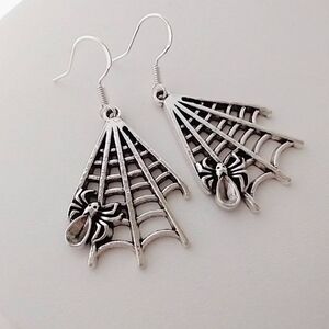 NWT Goth Punk Dangly Silver Spiderweb and Spider Earrings